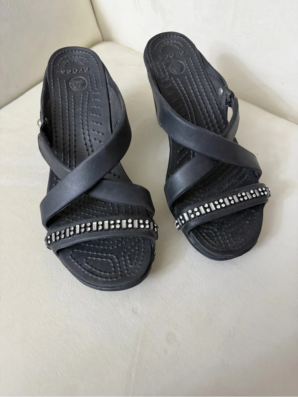 NWOT CROCS Black Studded Cyprus Heel Slide Sandals Size 8